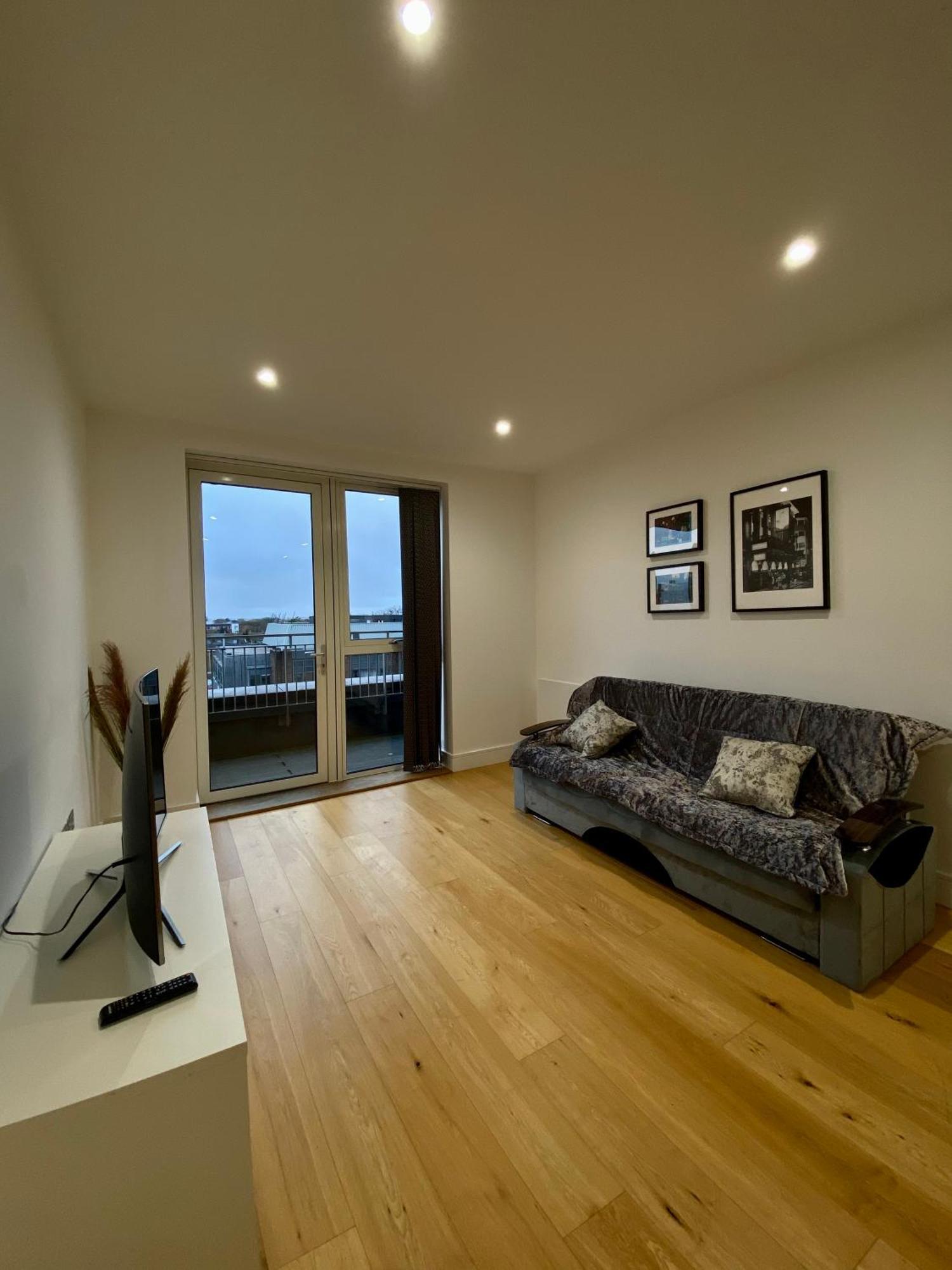 Spacious 2 Bedroom Penthouse Retreat London Exterior foto