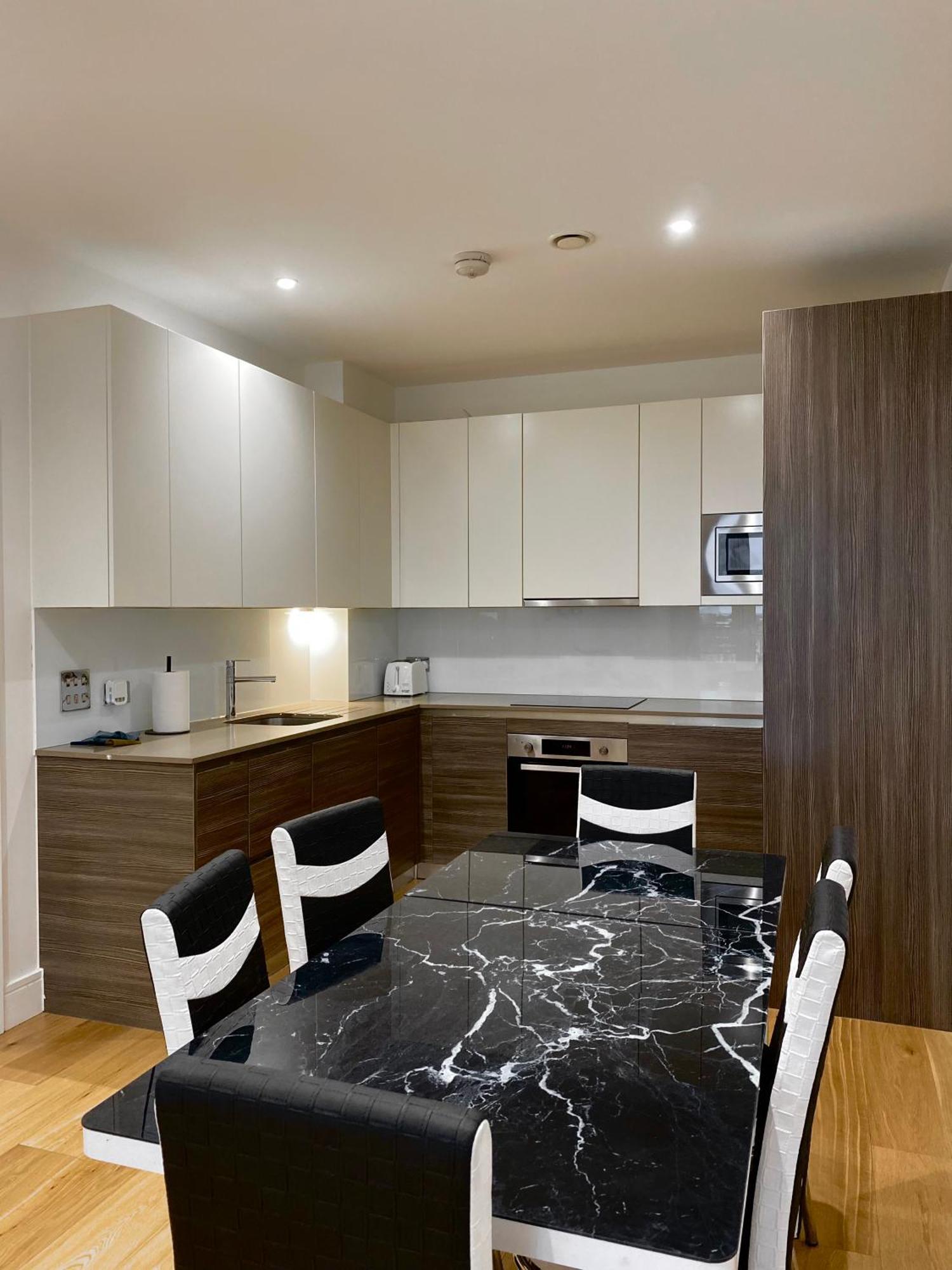 Spacious 2 Bedroom Penthouse Retreat London Exterior foto